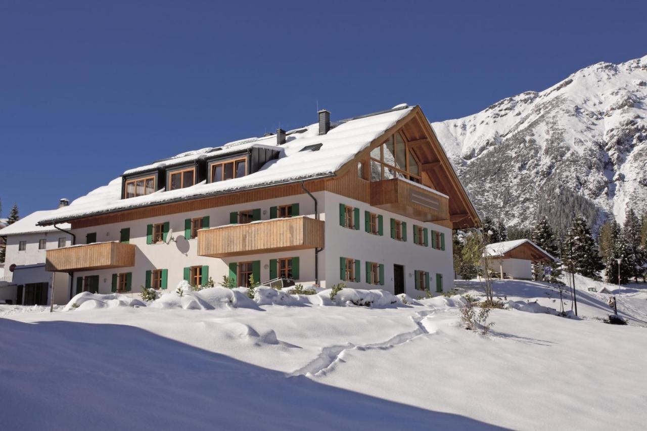 Chalet Zur Rose Apartment Berwang Exterior photo